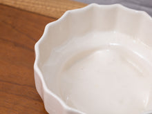 Load image into Gallery viewer, Vintage White Pottery Ribbed Footed Round Low Planter
