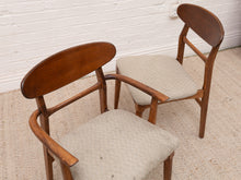 Load image into Gallery viewer, Set a four American walnut chairs
