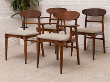 Load image into Gallery viewer, Set a four American walnut chairs
