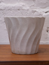 Load image into Gallery viewer, White speckled Vintage Bauer planter
