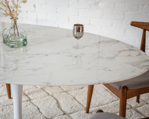 Daisy Faux Marble 60 in Oval Dining Table, White