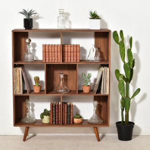 “Betty“ Mid Century Style Shelf