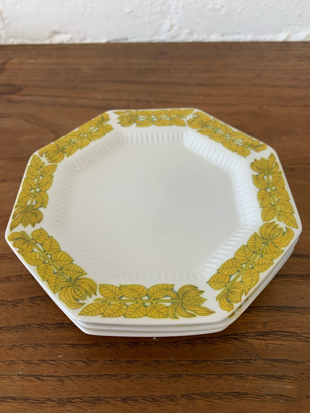 Yellow Vintage Trim Octagon Plates