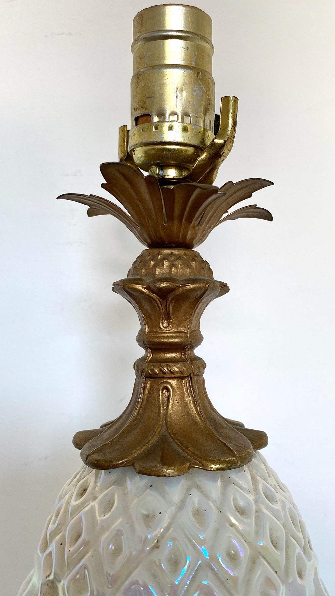 Single very vintage glass lamp / cool brass base – Sunbeam Vintage