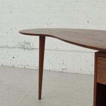 Load image into Gallery viewer, Sunbeam Exclusive Holiday Desk
