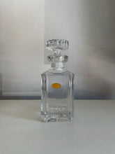 Load image into Gallery viewer, Stunning Crystal Decanter
