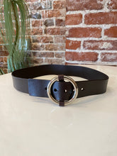 Load image into Gallery viewer, Michael Kors Leather Belt (Small)
