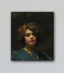 Lady with necklace