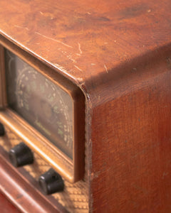 Vintage Radio Wicker Radio