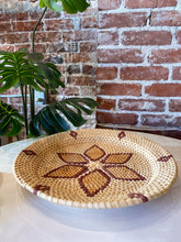 Load image into Gallery viewer, Vintage Large Woven Platter

