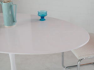 Oval 60” Daisy Dining Table