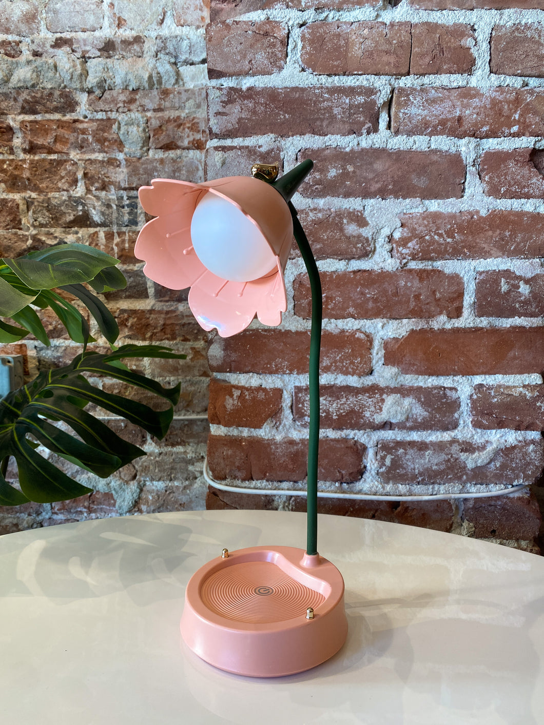 Modern Pink Flower LED Lamp
