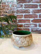 Load image into Gallery viewer, Vintage Floracal Scalloped Shell Planter - As Is
