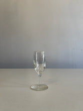 Load image into Gallery viewer, Set of 6 Wine Glasses
